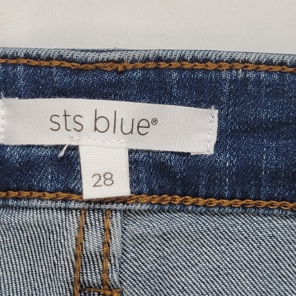 STS BLUE Aubrey Short Size 28-in   10in high rise denim short, distressed - Picture 9 of 11